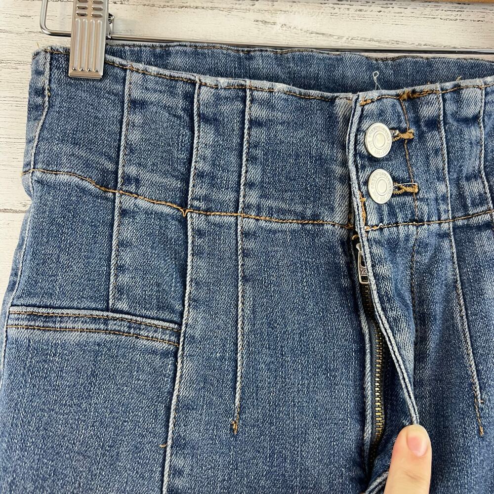 We the Free Dark Wash Pleated Flare Jeans Size 27 - Picture 6 of 10
